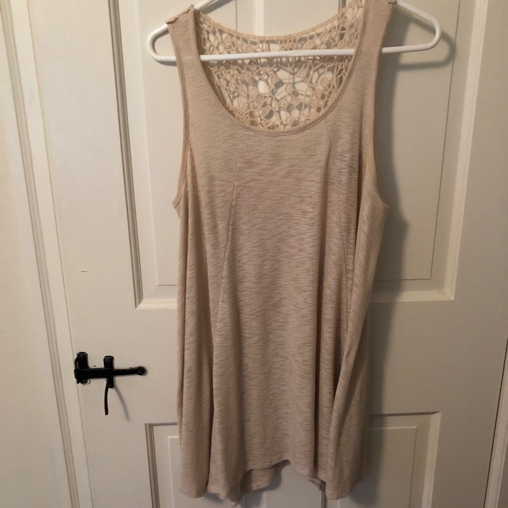 Flowy tank